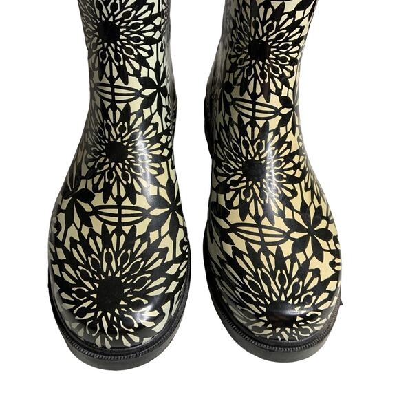 Capelli New York Women Sz 8 Tall Rain Boots Black White Floral Design Block Heel - Picture 4 of 12